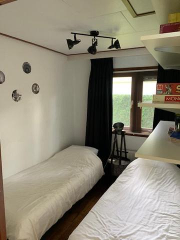 Dubbele Chalet Op Recreatiepark Topparken Op De Veluwe In Beekbergen Met Grote Vrije Tuin En Eigen Parkeerplaats Экстерьер фото