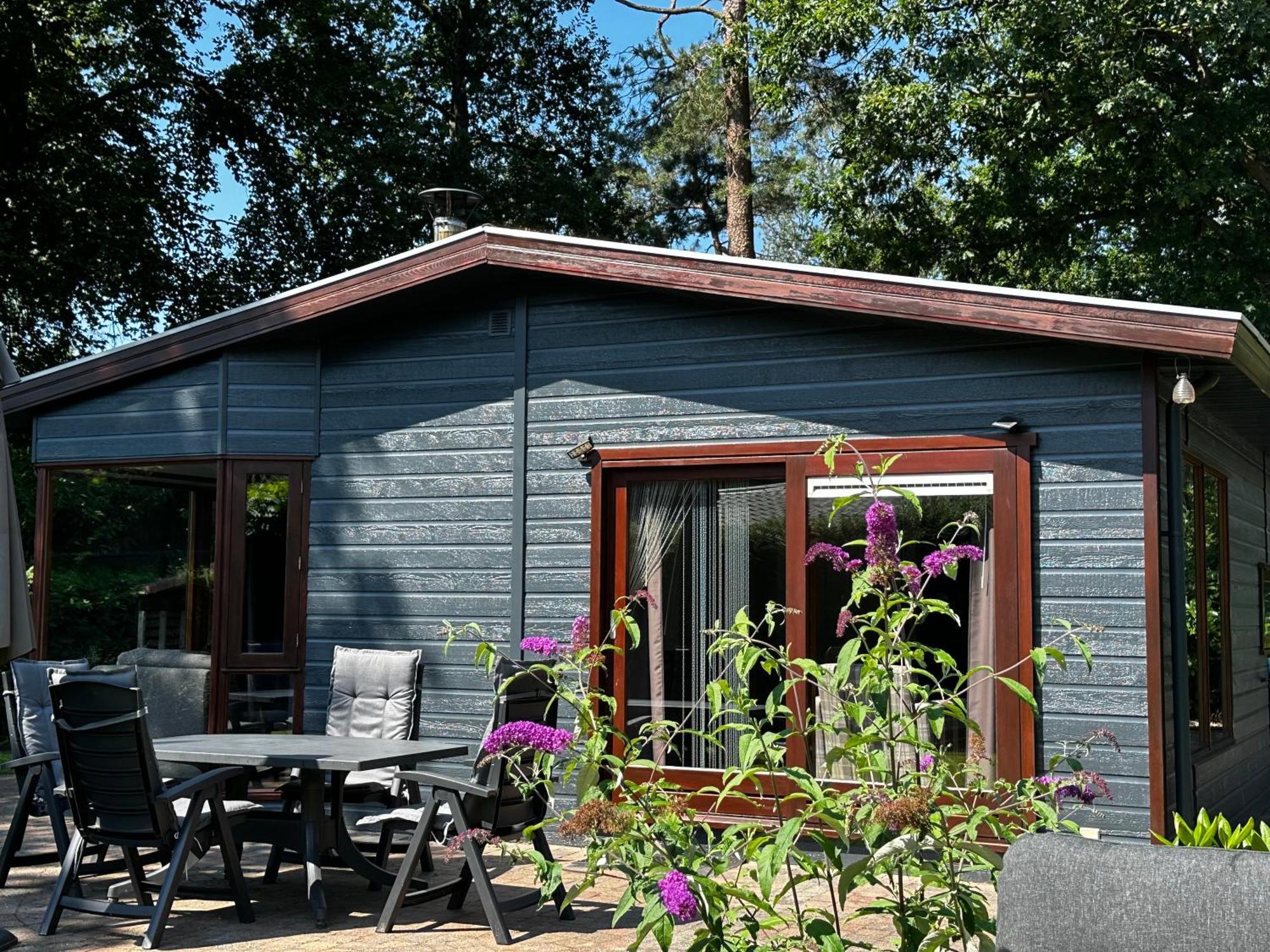 Dubbele Chalet Op Recreatiepark Topparken Op De Veluwe In Beekbergen Met Grote Vrije Tuin En Eigen Parkeerplaats Экстерьер фото